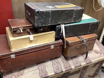 Lot 1220 - Selection of trunks and cases