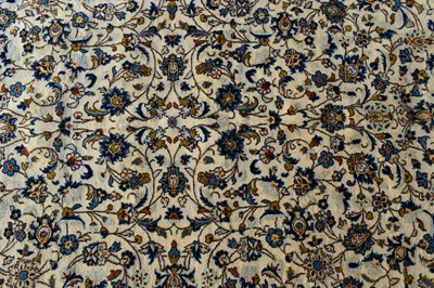 Lot 1520 - Kashan hand knotted carpet