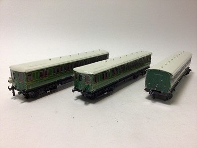 Lot 59 - Ace O gauge Vintage SR green Electric Multiple Unit 3rd Class, in original box
