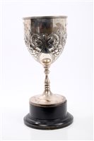 Lot 247 - Edwardian Silverer cup of goblet form, with...