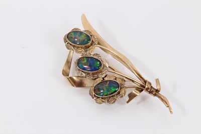 Lot 429 - Opal triplet and gold brooch together with a 9ct gold wedding ring (2)