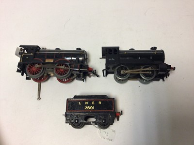 Lot 62 - Hornby O gauge tinplate clockwork 0-4-0 locomotives and some tenders (qty)