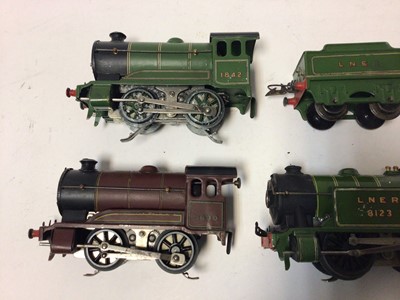 Lot 65 - Hornby O gauge three rail 0-4-0 tinplate locomotives 9x3) plus one tender 9qty0