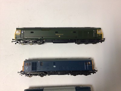 Lot 182 - Lima OO gauge locomotives including GWR Railcar W30W in BR green with whiskers, boxed L205150, BR blue Class 73 diesel 73108, boxed L205170, BR green Class 50 'Sir Edward Elgar' diesel 50007, boxed...