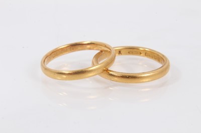 Lot 460 - Two 22ct gold wedding rings