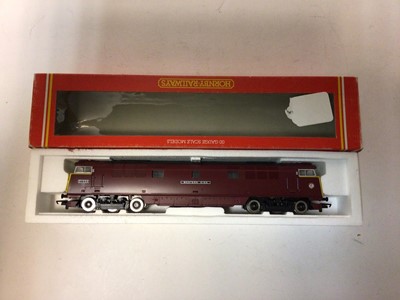 Lot 192 - Hornby OO guage locomotives including BR lined Green 4-6-2 Stanard 7 Britannia Class 'William Shakespeare' tender locmotive 70004, boxed R329, LNER lined Green 2-4-0 Class D49/1 'Cheshire' tender l...