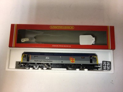 Lot 192 - Hornby OO guage locomotives including BR lined Green 4-6-2 Stanard 7 Britannia Class 'William Shakespeare' tender locmotive 70004, boxed R329, LNER lined Green 2-4-0 Class D49/1 'Cheshire' tender l...