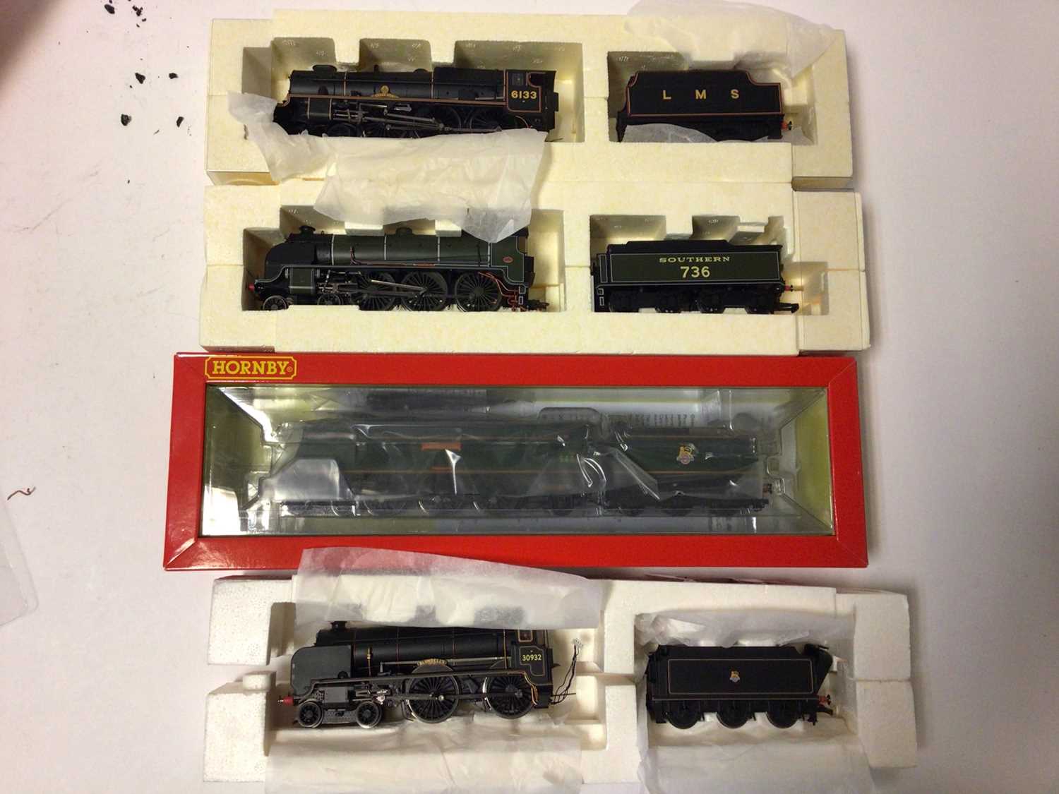 Lot 197 - Hornby OO gauge locomotives including SR 4-6-0 Class N15 'Excalibur' tender locomotive 736, boxed R2580,  LMS Black 4-6-0 Royal Scot Class 7P 'The Green Howards' tender locomotive 6133, boxed 2631X...