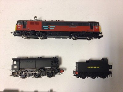 Lot 199 - Hornby OO gauge locomotives including 75th Annivery limited Edition 185/1000 BR Rail Express BO-BO Class 86 electric locomotive 86210, boxed R301, SR Black0-6-0 Class Q1 tender locomotive C21, boxe...