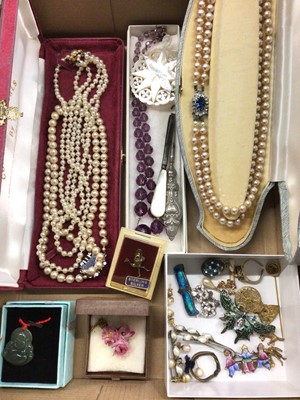 Lot 815 - Group of vintage simulated pearl necklaces, enamelled brooches and other costume jewellery