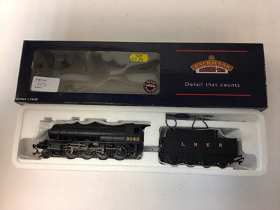 Lot 174 - Bachmann OO gauge locomotives including LMS Black 2-6-4 Fairburn Tank locomotive 2691, boxed 32-875, LNER Black 2-8-0 07/WD tender locomotive 3085, boxed 32-254, BR lined Black Early Emblem 4-6-0 M...