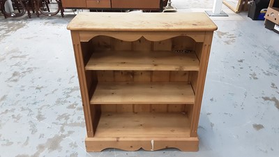 Lot 1009 - Pine open bookcase with adjustable shelves, 80cm wide, 30cm deep, 92cm high