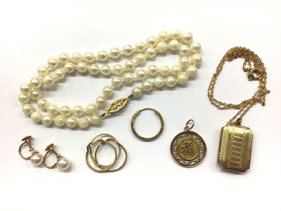 Lot 817 - Group of gold and yellow metal jewellery