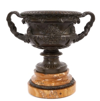 Lot 808 - Grand Tour bronze Warwick vase