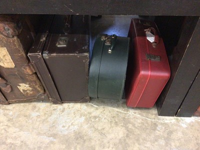 Lot 167 - Group of trunks and suitcases