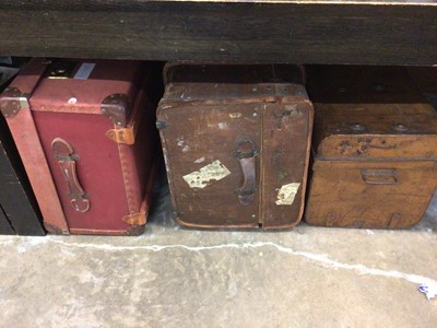 Lot 167 - Group of trunks and suitcases