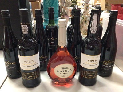 Lot 303 - Selection of wines and port (11)