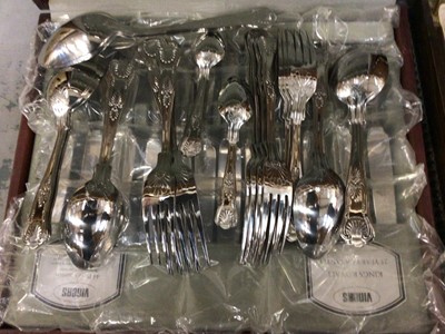 Lot 697 - Viners Kings Royal pattern cantine cutlery plus one other set, two box sets of fish knives and forks, and box set of fish serving knife and fork