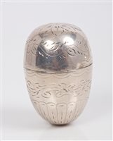 Lot 302 - Georgian Silverer nutmeg grater in the form of...