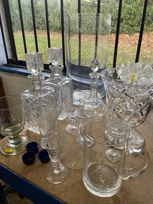 Lot 48 - Group of 19th century and later glass to include good quality cut glass vase and bowl