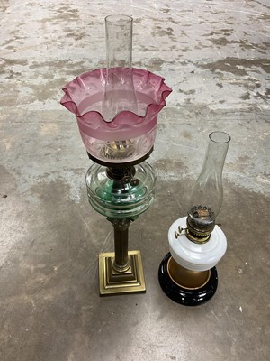 Lot 189 - Early 20th century oil lamp