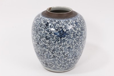 Lot 142 - Chinese blue and white jar