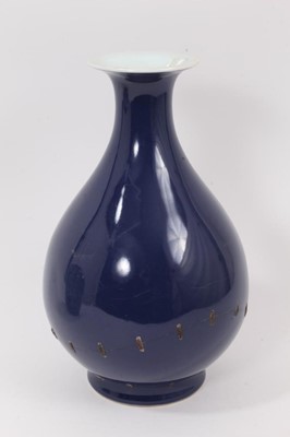 Lot 135 - Chinese monochrome bottle vase with Xianfeng mark