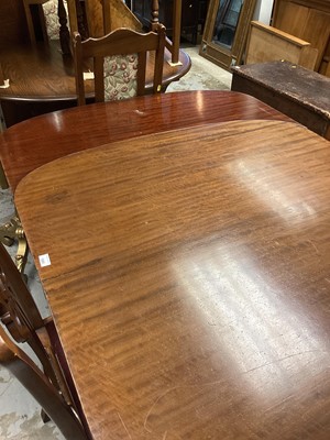 Lot 1080 - 1920's mahogany extending dining table with one extra leaf on carved cabriole legs with claw and ball feet, opening to 185cm x 107.5cm, together with a set of four matching dining chairs with pierc...