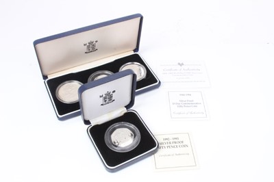 Lot 253 - World - Royal Mint silver proof commemorative issues to include 1991-1995 World War II 50th Anniversary three coin commemorative set