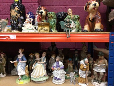 Lot 662 - Mixed lot of foreign figurines and animals (2 shelves)