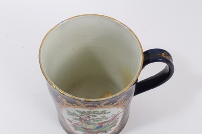 Lot 54 - A Worcester mug