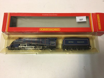 Lot 227 - Hornby OO gauge locomotives including BR lined blue 4-6-2 Class A4 'Walter K Whigham' tender lcomotive 60028, boxed R294, BR lined green 4-6-0 Patriot Class 'Pte E Sykes VC' tender locomotive 45537...