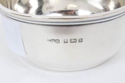 Lot 266 - Contemporary silver dish of circular form