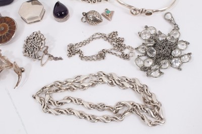 Lot 863 - Group of silver jewellery and white metal jewellery