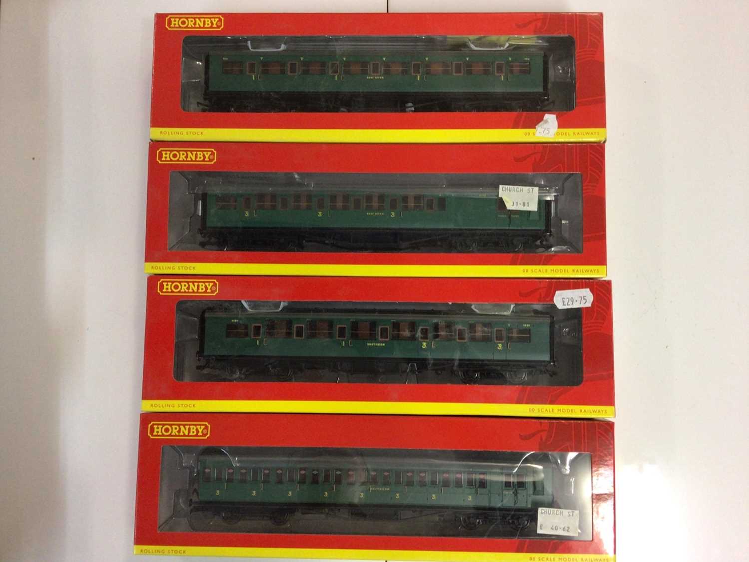 Lot 250 - Hornby OO gauge mixed lot of SR & LNER coaches (24)