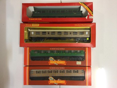 Lot 250 - Hornby OO gauge mixed lot of SR & LNER coaches (24)