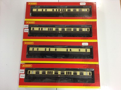Lot 251 - Hornby OO gauge mixed lot of GWR coaches (18)