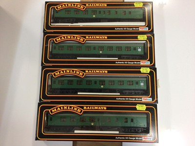 Lot 260 - Mainline OO gauge mixed lot of coaches (20)