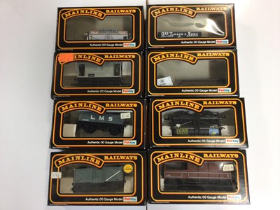 Lot 262 - Mainline OO gauge rolling stock, vans and wagons, boxed (28)