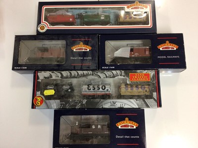 Lot 264 - Lima & Bachmann OO gauge rolling stock, vans and wagons (24)