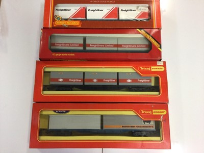 Lot 266 - Hornby Triang OO gauge rolling stock, vans and wagons (26)
