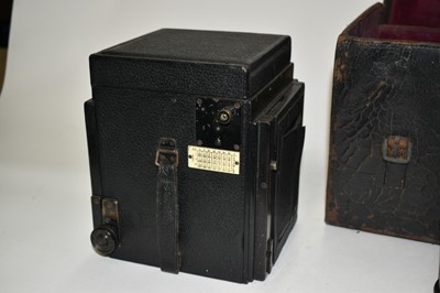 Lot 2354 - Watson's 'Argus' Reflex camera with accessories in case