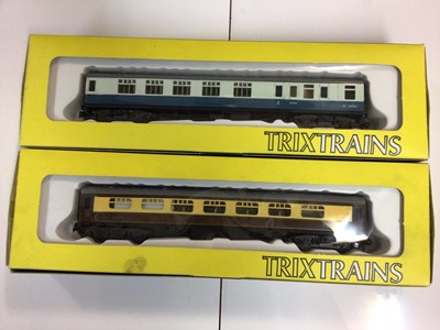 Lot 277 - Trix OO gauge coaches, boxed (13), plus unboxed Pullman Twin (x6), The Coronation  Scot (x3) other coaches and LMS tender (30 items total)