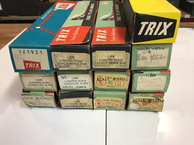 Lot 277 - Trix OO gauge coaches, boxed (13), plus unboxed Pullman Twin (x6), The Coronation  Scot (x3) other coaches and LMS tender (30 items total)
