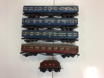 Lot 277 - Trix OO gauge coaches, boxed (13), plus unboxed Pullman Twin (x6), The Coronation  Scot (x3) other coaches and LMS tender (30 items total)