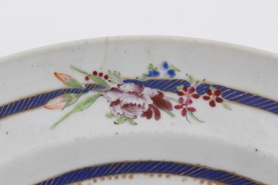 Lot 17 - Set of four Chinese export porcelain plates