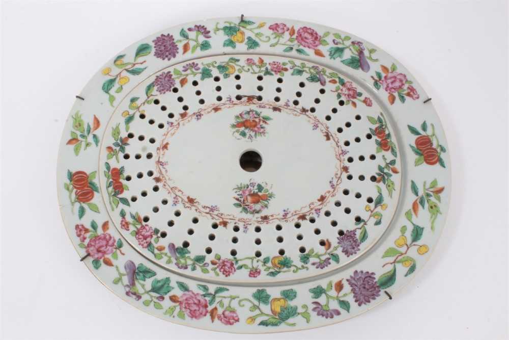 Lot 159 - Chinese export platter and strainer