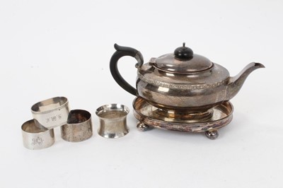 Lot 340 - Small selection of miscellaneous 2oth century silver including a teapot, and other items