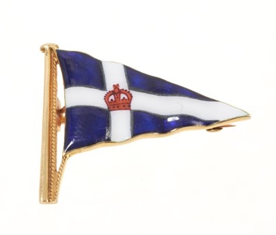 Lot 492 - 15ct gold and enamel Royal Thames Yacht Club pennant badge, 27mm, in fitted case