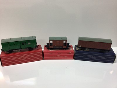 Lot 288 - Hornby Dublo OO gauge rolling stock including Horse Boxes, goods brake vans, ventilated vans, passenger fruit vans, 4 wheel utility vans, high capacity wagons and bogie tanker (25 total)